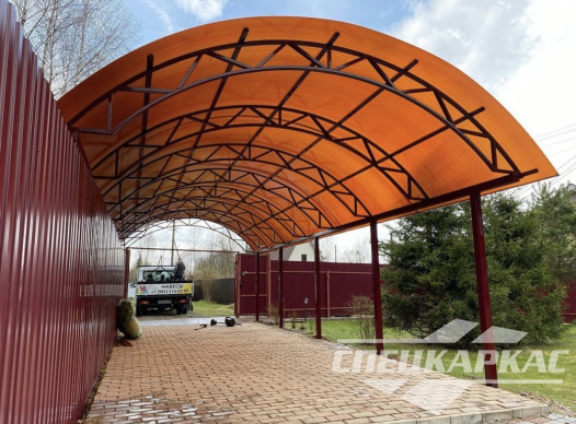 Навес из поликарбоната для парковки двух автомобилей друг за другом №36 1428