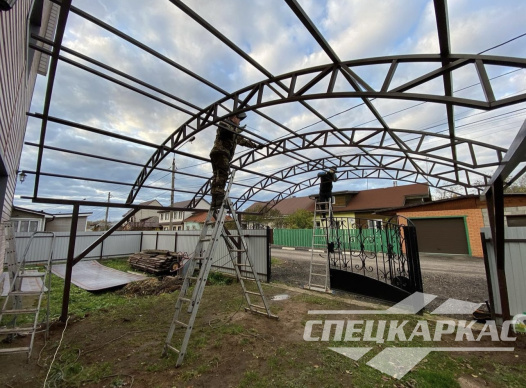 Навес для двух автомобилей из поликарбоната №64 1698