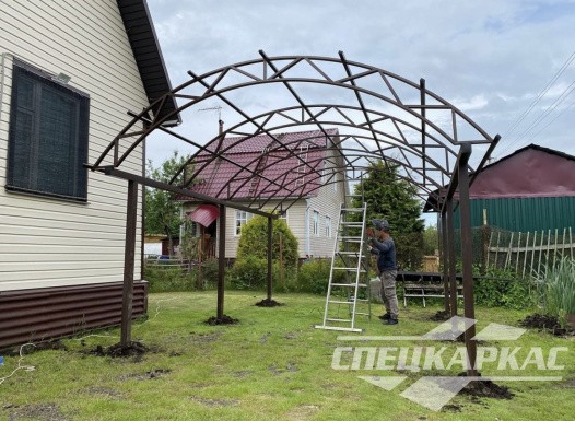 Навес из поликарбоната для машины на дачу №24 1304