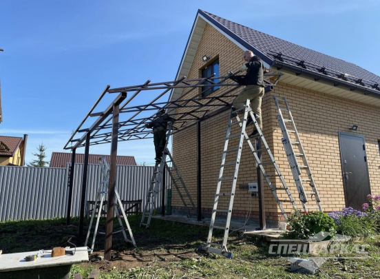 Односкатный навес к дому из поликарбоната №98 5