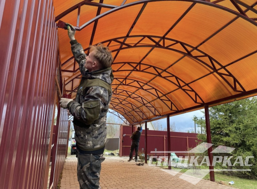 Навес из поликарбоната для парковки двух автомобилей друг за другом №36 1422