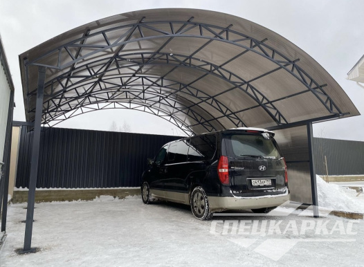 Навес из поликарбоната 6х6 для авто с закрытой боковой стенкой №53 1594