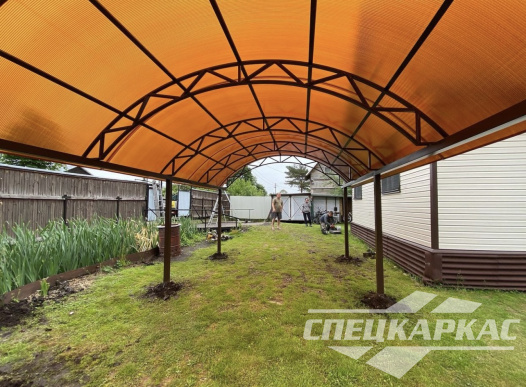 Навес из поликарбоната для машины на дачу №24 1306