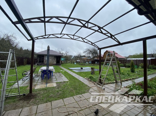 Навес над входом в дом из поликарбоната №32 1381