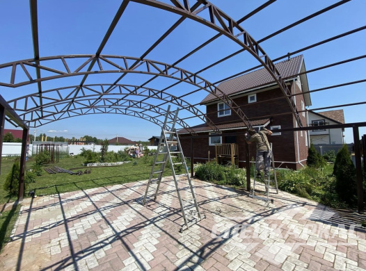 Усиленный металлический навес из поликарбоната для автомобилей №19 1253