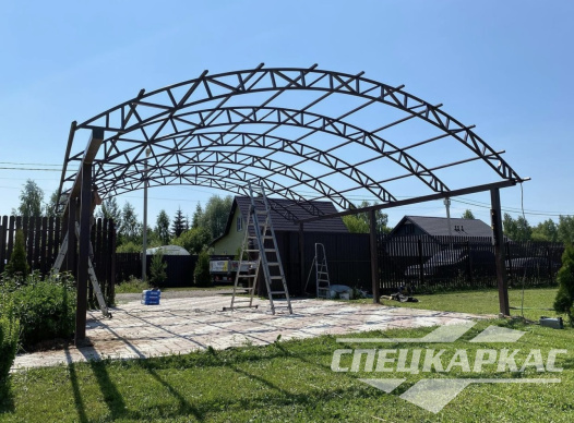 Усиленный металлический навес из поликарбоната для автомобилей №19 1254